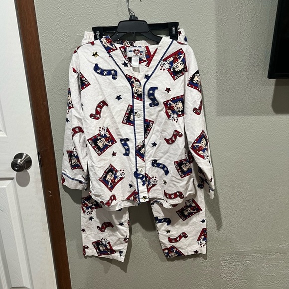 Betty Boop Other - Vintage Betty Boop White Pajama Set 100% Cotton Vintage EUC Size M Detailed rare